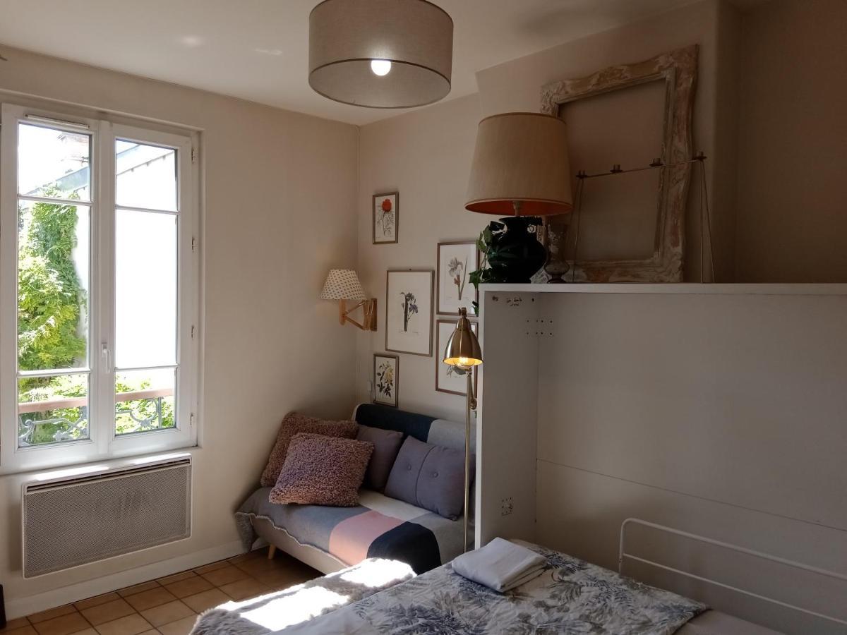 Paris Authentic House Small, Bright And Calm Studio Exterior photo