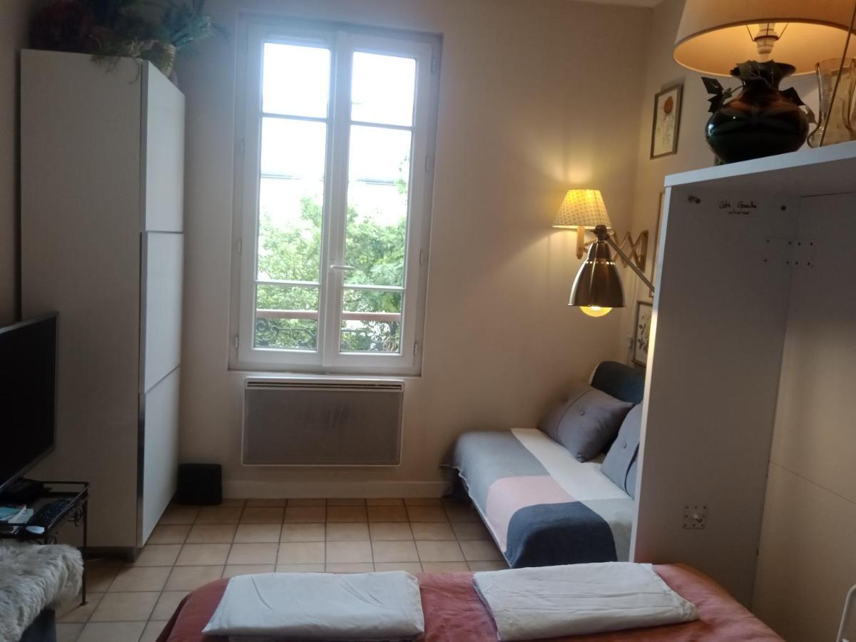 Paris Authentic House Small, Bright And Calm Studio Exterior photo