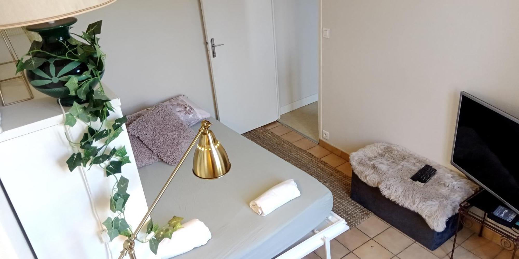 Paris Authentic House Small, Bright And Calm Studio Exterior photo