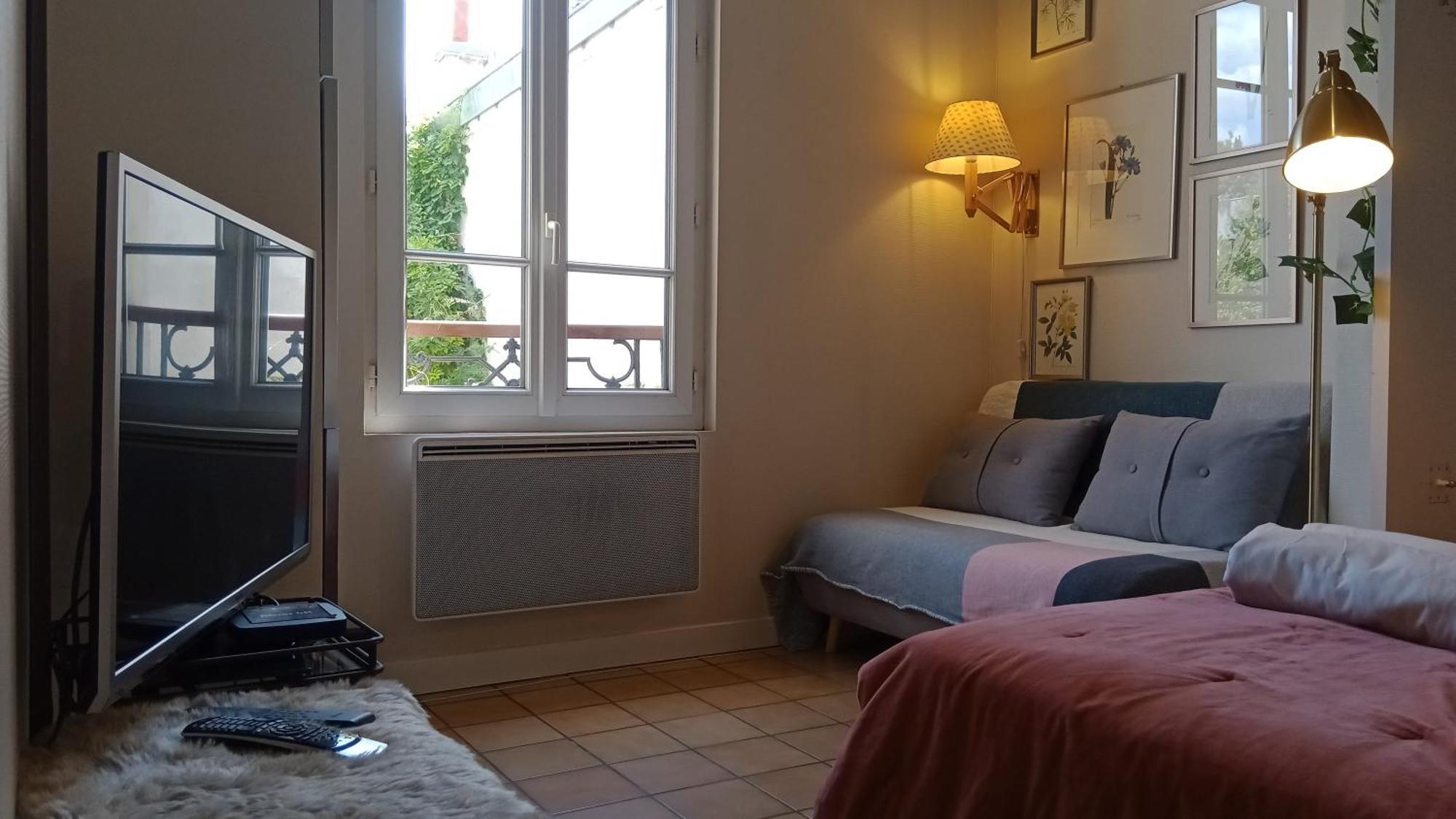 Paris Authentic House Small, Bright And Calm Studio Room photo